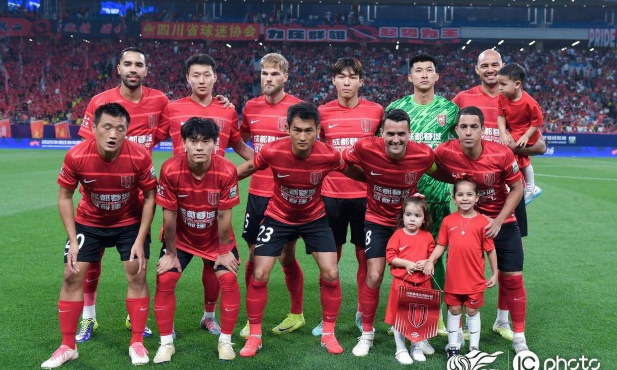 开元棋牌试玩-包含刚刚！窗口期成都蓉城远射贴柱阿贾克斯战术微调备战欧冠，皇家社会清晨官宣签约的词条